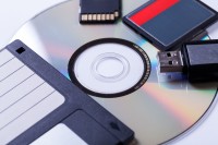 Vernichtung von CDs / DVDs, USB, Kreditkarten gemäß DIN 66399/2